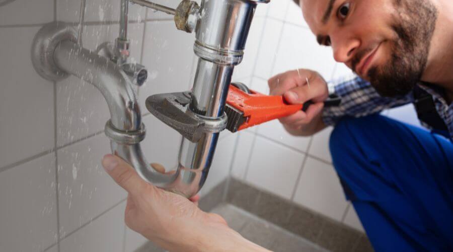 Expert burst pipe repair services in Watseka, IL